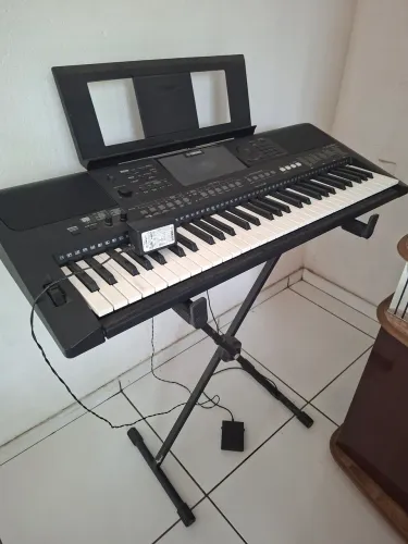 Teclado musical Yamaha psr-E 463