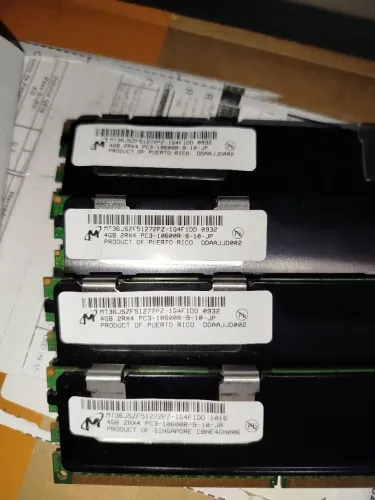 Memória RAM DDR3 4gb Mícron 10600R 1333mhz