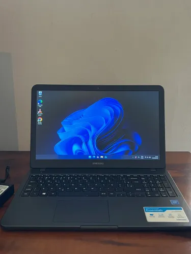Notebook Samsung semi-novo!! Rápido e eficiente; 