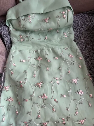 Vestido verde de renda