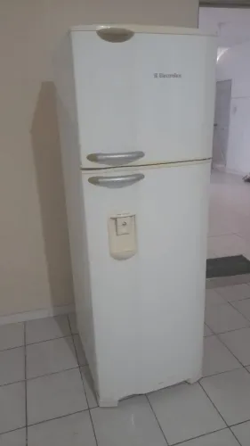 Geladeira Eletrolux - Air Flow Sustém DCW40