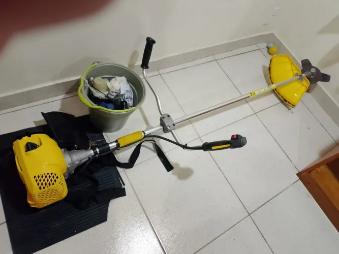 Roçadeira a gasolina