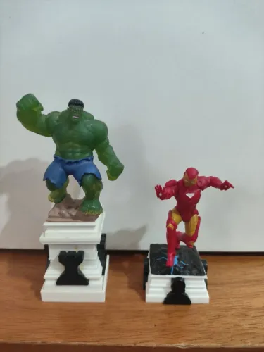 Kit miniaturas da Marvel de xadrez colecionáveis Hulk e homem de ferro