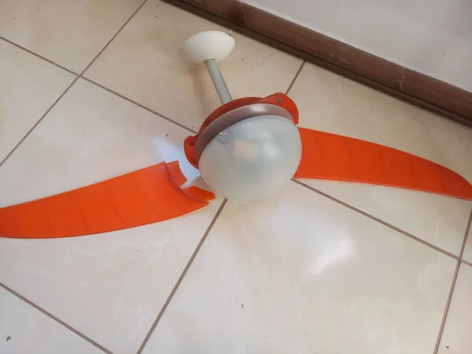 Ventilador de teto  usado 