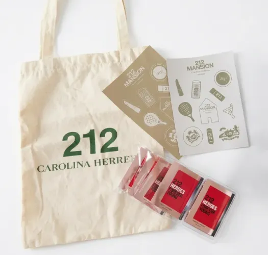 Kit 1 Amostras de Perfume Carolina Herrera 212 + Sacola e Adesivos