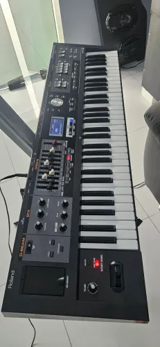 Teclado Sintetizador Roland VR-09 