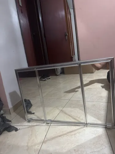 Armário de banheiro c 3 portas espelhadas