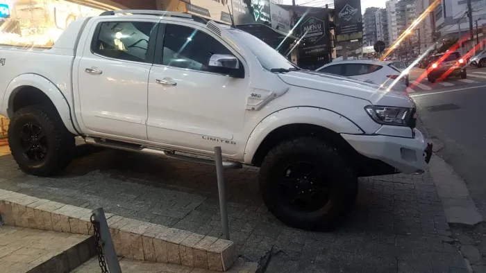 Ford Ranger Limited 3.2 20V 4X4 CD Aut. Dies. 2017