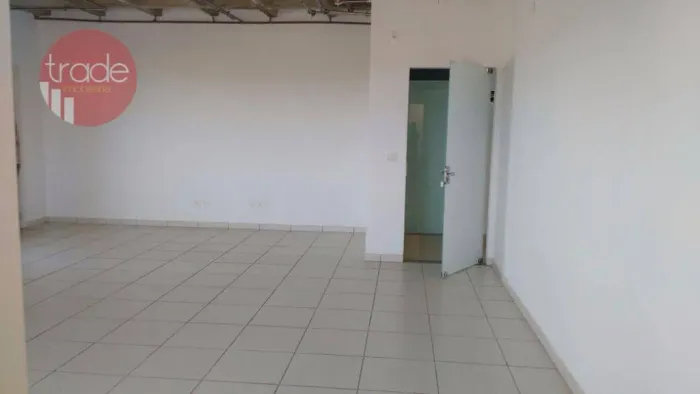 Sala Comercial à Venda no Bairro Nova Ribeirânia em Ribeirão Preto. Ótima Localização.