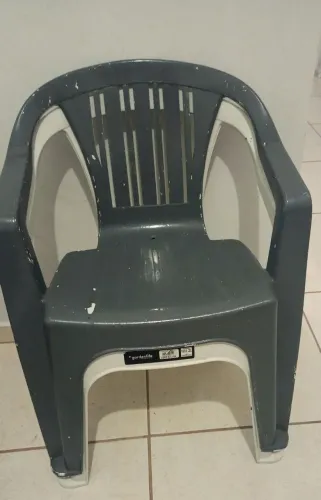 Cadeira de plástico
