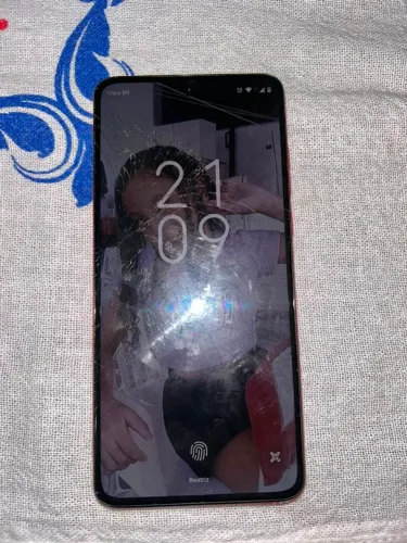 Moto g84