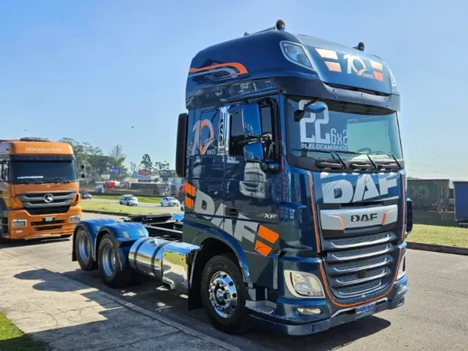 DAF XF 480 6X2 Ano 2022 Super Space Cab Automático Farol de Teto Beliche Roda de Alumínio