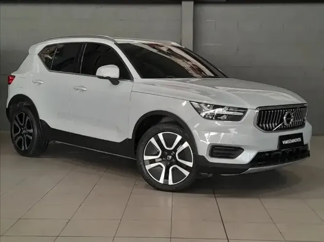 Volvo XC40 XC 40 T-5 Híbrido Momentum 1.5 262cv 2021