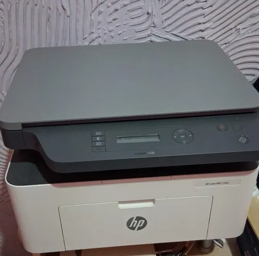 Impressora HP Laser MFP 135w
