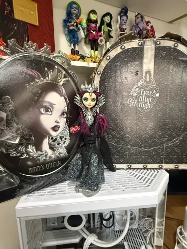 Ever after raven Queen sdcc