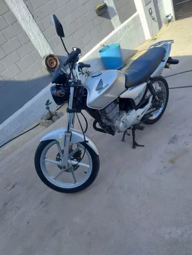 Vendo titan 150 es