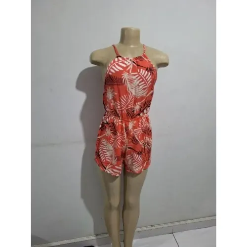 Macacão curto feminino