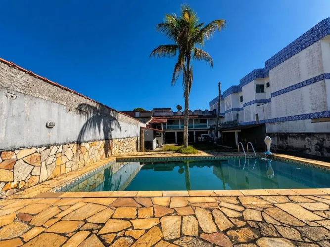 Casa Duplex 4 quartos, ótima localização !!! Pertinho da Lagoa e da Rodovia