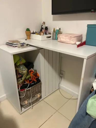Vendo Escrivaninha Articulada com Armário