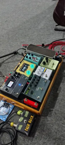 Pedais de guitarra