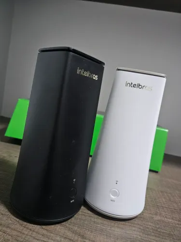 Kit 2 Roteadores Intelbras Wi-Fi 6 Mesh IH 3000 (Preto + Branco) - Pouco Uso