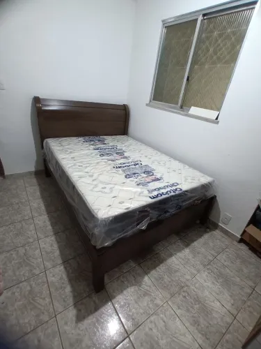 Cama casal com colchão D44 nunca usada.