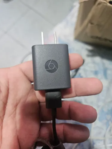 Chromecast Google 100 pila o valor    pouco usado 