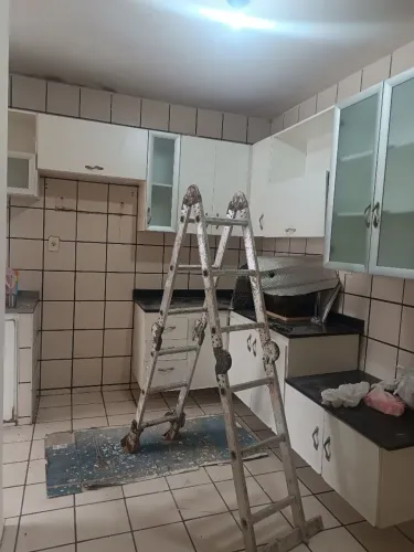 ALUGO APARTAMENTO CONDOMÍNIO TROPICAL COHAMA VALOR 2.MIL REAIS FONE 9 *