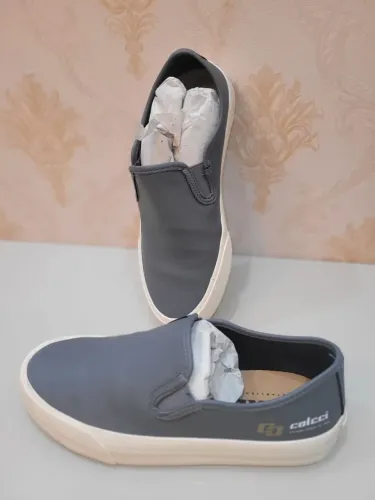 Tênis Slip On Colcci