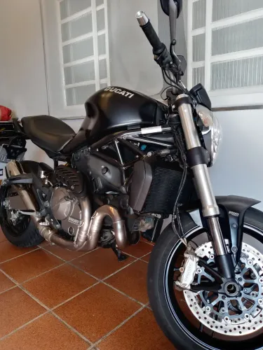 Ducati monster821 dark