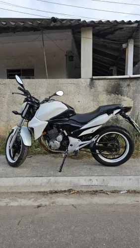 Cb 300r 2014 branca