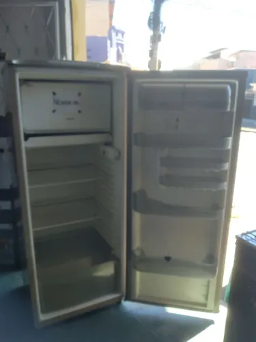 GELADEIRA CONSUL 300 LITROS ( USADA ).