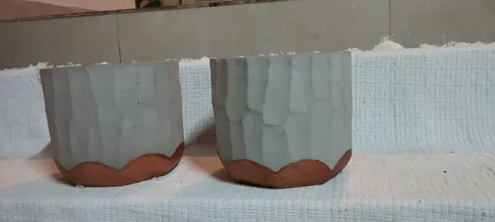 Kit Par Cachepot Lapidado Cimento Com Detalhe Terracota