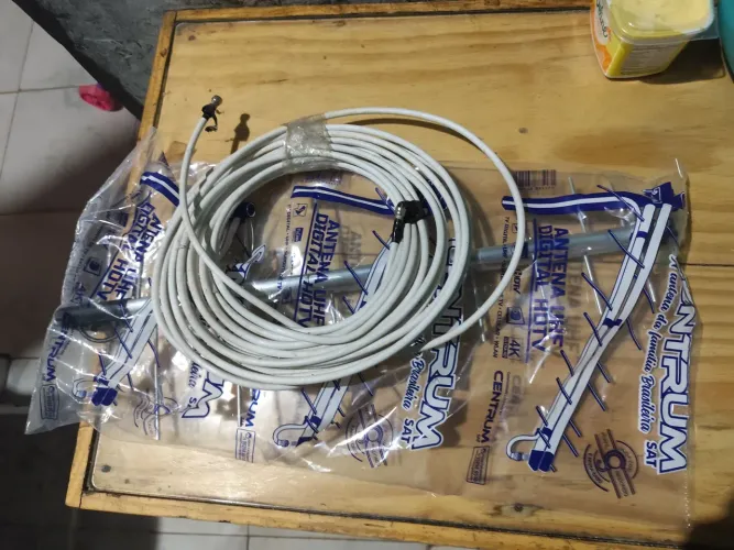 ANTENA COM 10 METROS