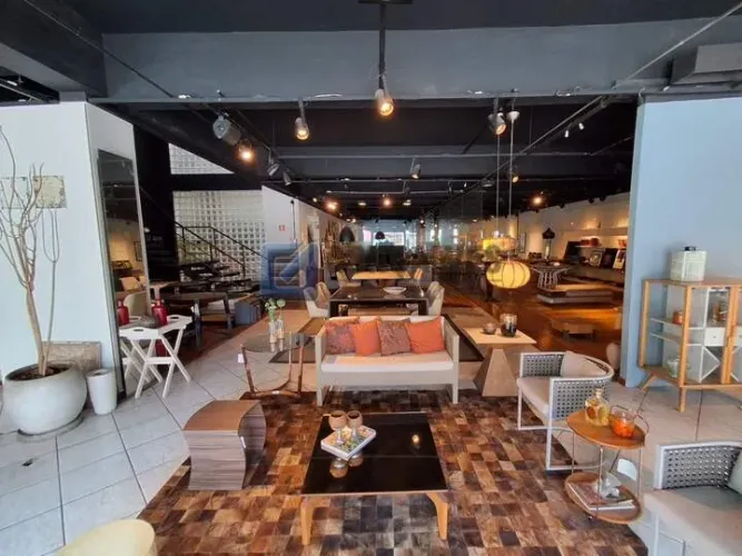 Prédio comercial com 3.159m² de área construída à venda no Centro em São Bernardo do Campo