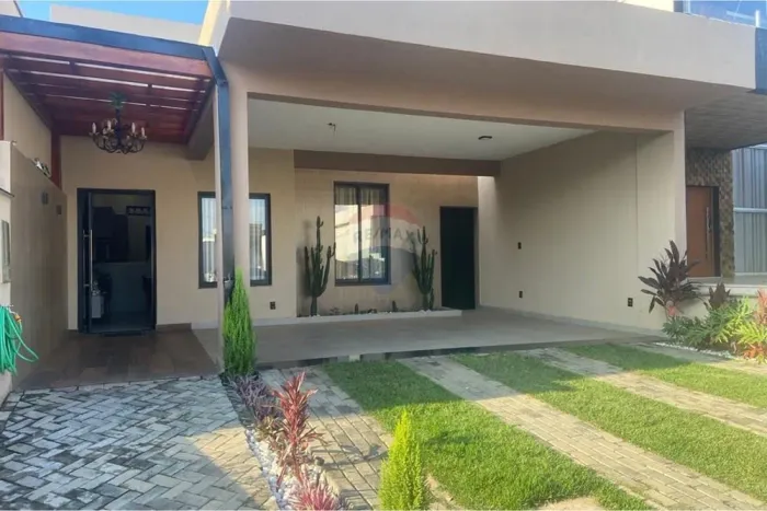Casa a venda Condomínio