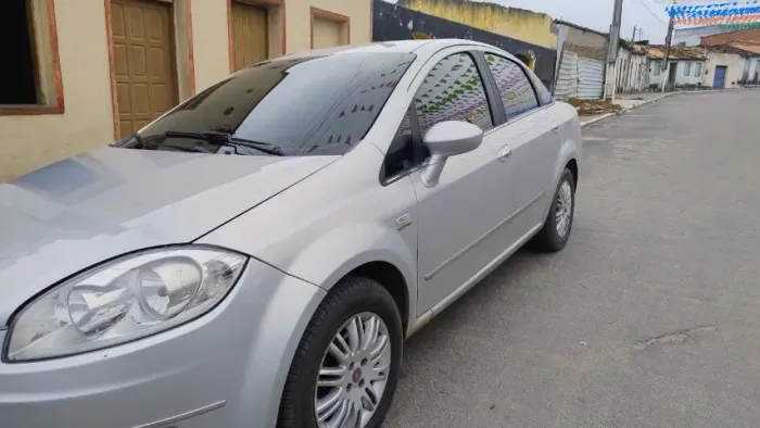 Fiat Linea 1.9/ HLX 1.9/1.8 Flex Dualogic 4P 2011
