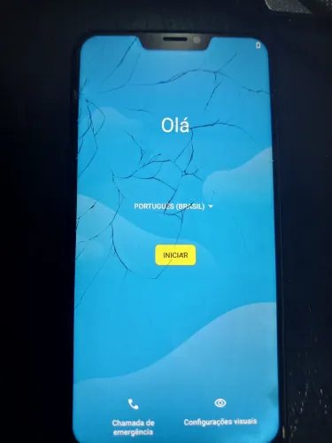 Celular Lenovo Z5 com o vidro rachado