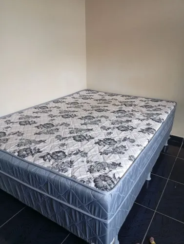 Vendo Cama de casal Seminova 