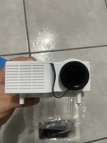 Mini Projetor Portátil UC28