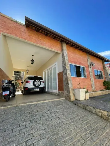 Casa com 4 quartos sendo 1 suíte, piscina, sauna e espaço gourmet  , 232 m²  de construção