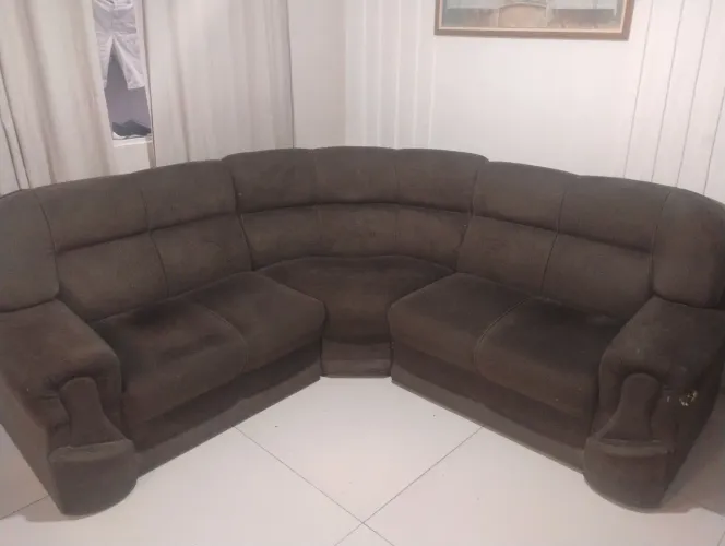 Estou vendendo sofá de canto em ótimas condições de uso ,peço 350$ sou da vila ema