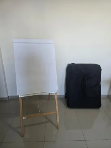 ?1. Maca Portátil Dobrável +?2. Cavalete Flip Chart de Madeira ?Utilidade