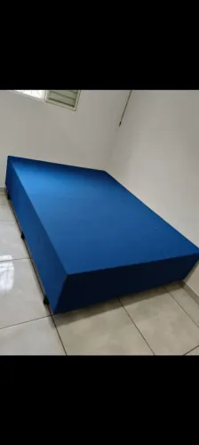 Box casal (não acompanha colchão)