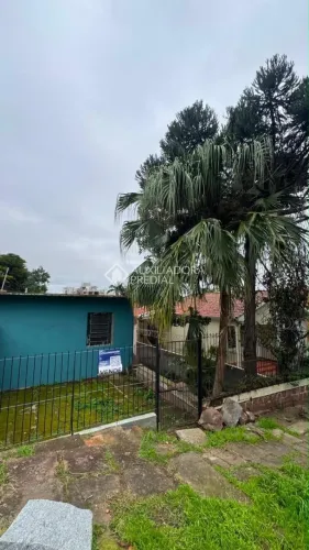Casa de esquina excelente opção para colocar seu comercio em um terreno de 360m2 no bairro