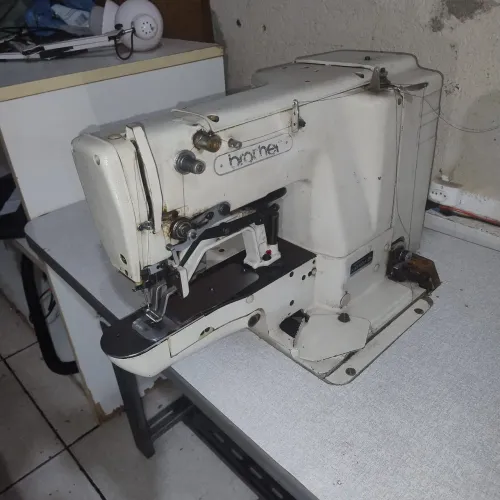 Máquina de costura mosqueadeira (Travetti) industrial 