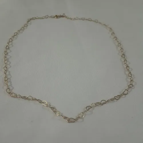 Colar feminino folheado a ouro 18k,com detalhes de coração