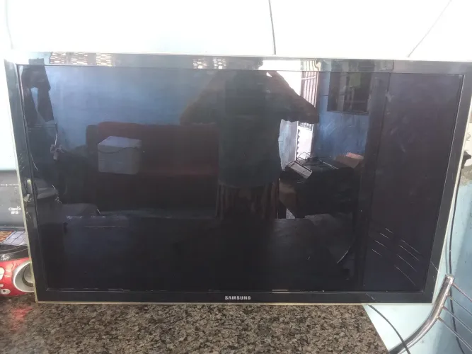 Tv Samsung 42 polegadas ( não é Smart) 110 v