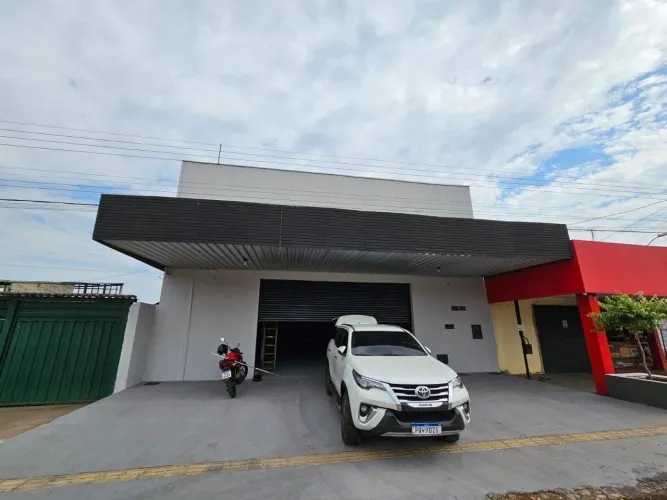 Alugo Galpão GO 040
