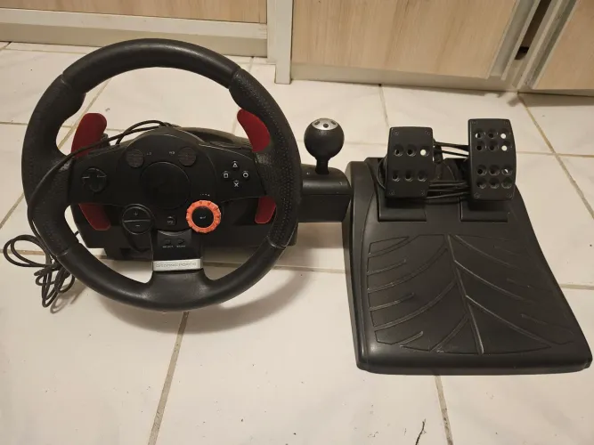 Volante Logitech Driving Force GT (PC / PS)